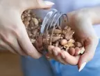 Kdo by neměl jíst ořechy?